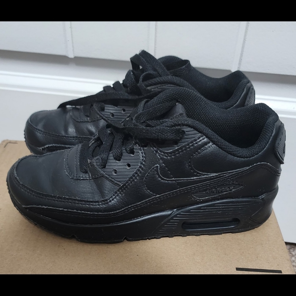 Nike Air Max 90 youth black 4Y 4 kids sneakers shoes